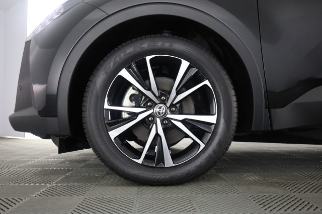 TOYOTA C-HR usata 12