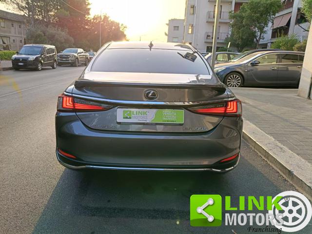 LEXUS ES 300 usata, con Servosterzo