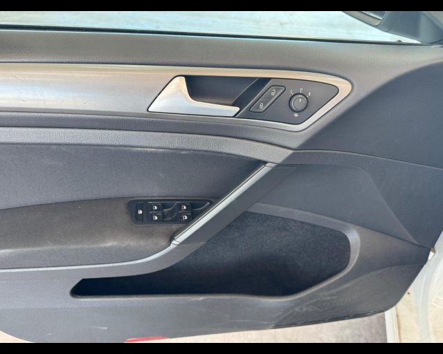 VOLKSWAGEN Golf usata, con Controllo trazione