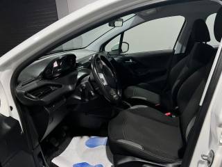 PEUGEOT 208 usata, con Autoradio