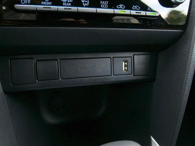 TOYOTA Yaris usata 36