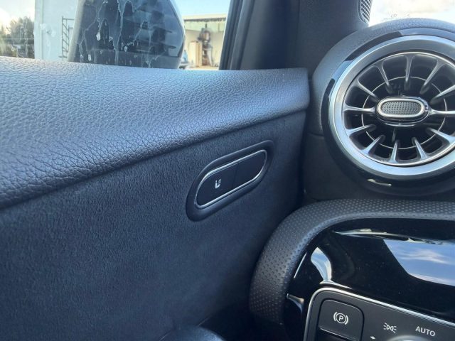 MERCEDES-BENZ A 200 usata, con Fari LED