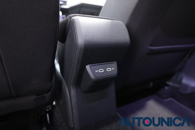 VOLKSWAGEN Taigo usata, con Luci diurne