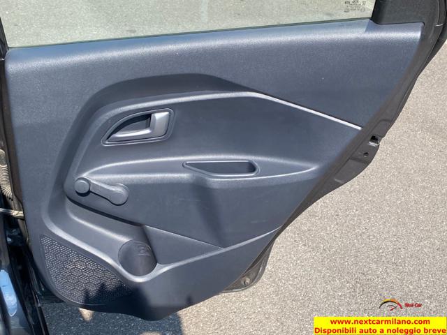 KIA Rio usata, con Sedile posteriore sdoppiato