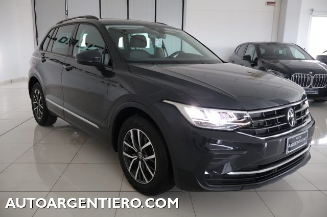 VOLKSWAGEN Tiguan usata, con Luci diurne