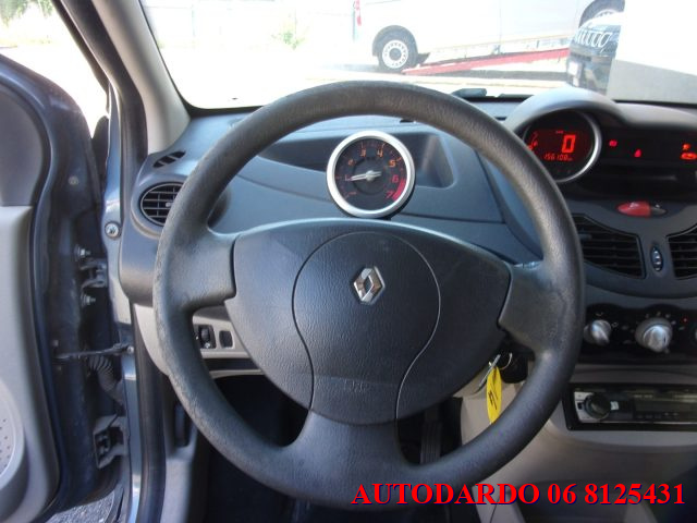 RENAULT Twingo usata 17
