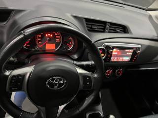 TOYOTA Yaris usata, con Boardcomputer