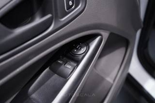 FORD Transit Connect usata, con USB