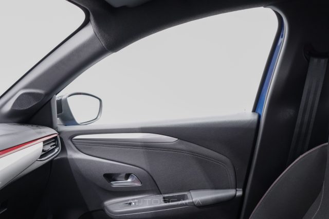 OPEL Corsa usata, con Touch screen