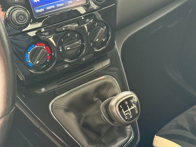 LANCIA Ypsilon usata, con Specchietti laterali elettrici