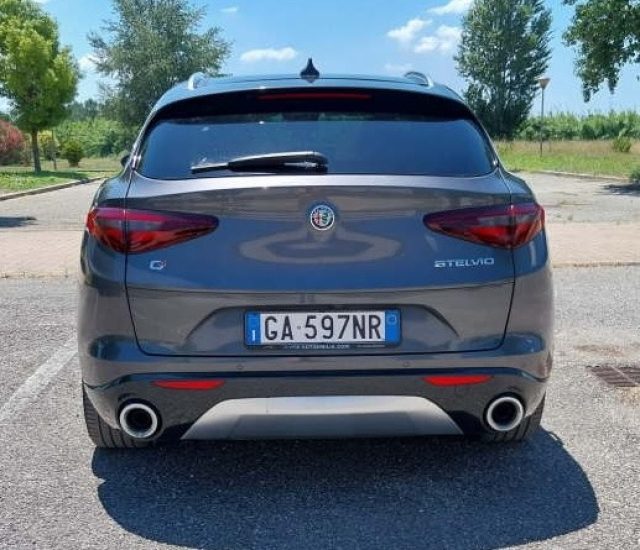 ALFA ROMEO Stelvio usata, con Luci diurne LED