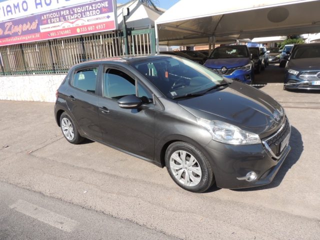PEUGEOT 208 usata, con Autoradio