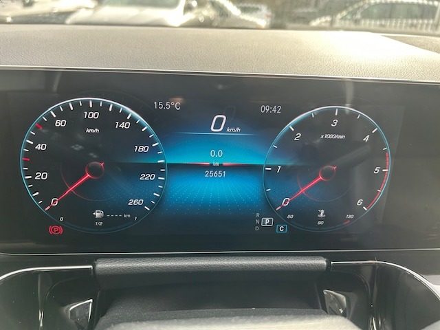 MERCEDES-BENZ GLA 180 usata, con Cerchi in lega