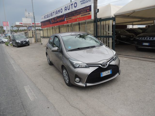 TOYOTA Yaris usata, con Autoradio