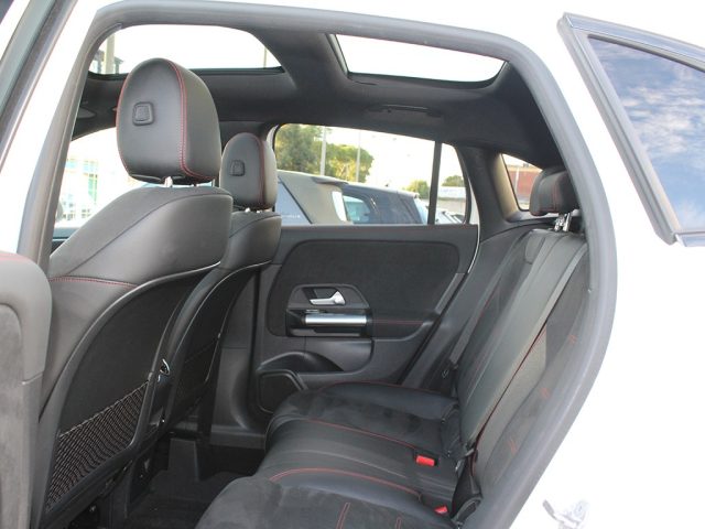MERCEDES-BENZ GLA 200 usata, con Vetri oscurati