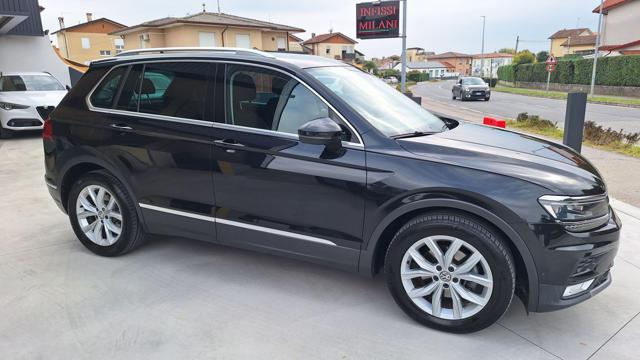 VOLKSWAGEN Tiguan usata, con Autoradio