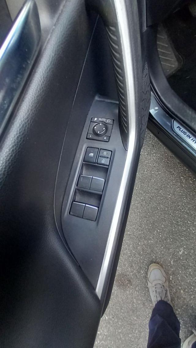 TOYOTA RAV 4 MY23 usata, con Interni in pelle