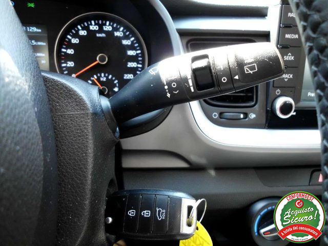 KIA Stonic usata, con Autoradio digitale