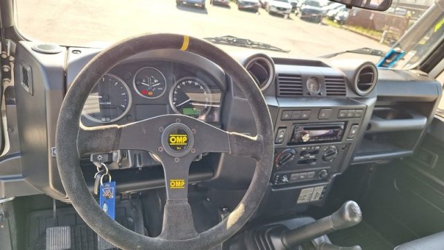 LAND ROVER Defender usata 24