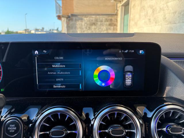 MERCEDES-BENZ GLA 180 usata, con Touch screen