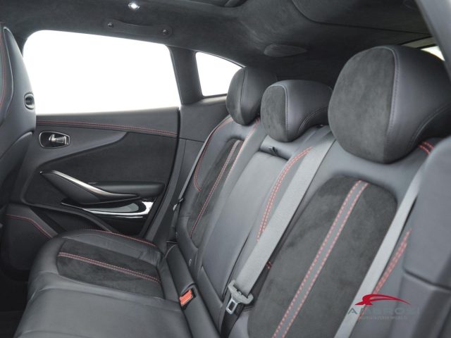 ASTON MARTIN DBX usata 9