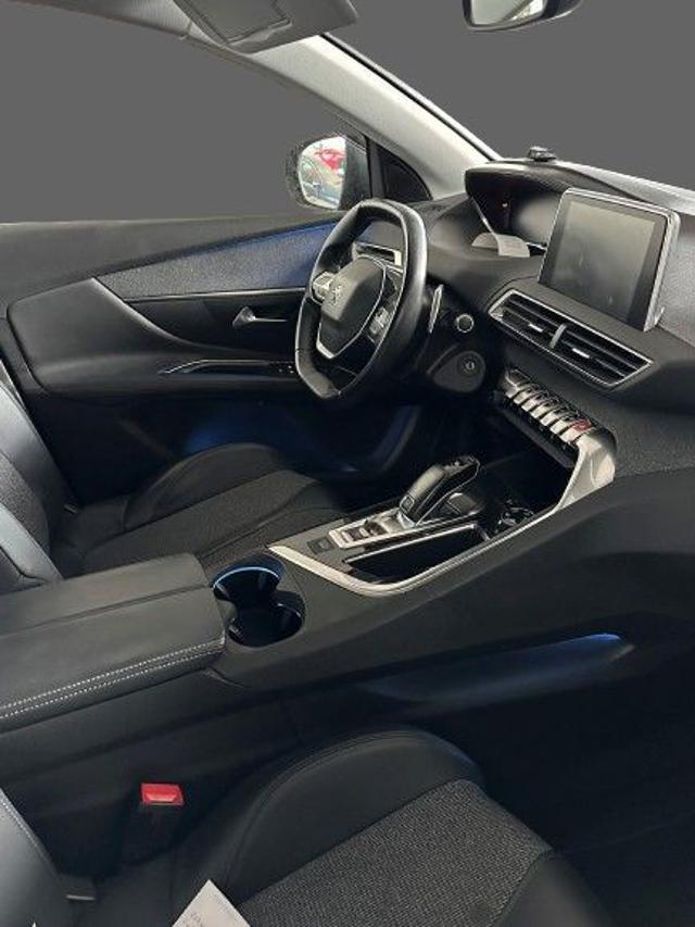 PEUGEOT 3008 usata, con Airbag