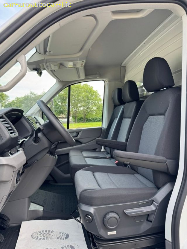 VOLKSWAGEN Crafter usata, con Fari LED