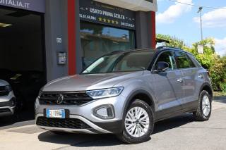 VOLKSWAGEN T-Roc usata, con Schermo multifunzione interamente digitale