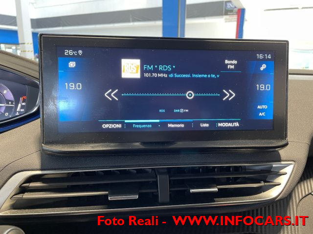 PEUGEOT 3008 usata, con Autoradio digitale