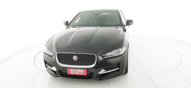 JAGUAR XE usata, con USB