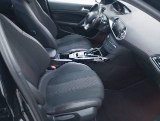 PEUGEOT 308 usata, con Leve al volante