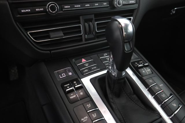 PORSCHE Macan usata 12