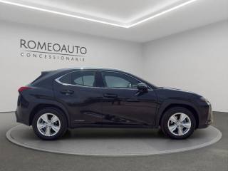 LEXUS UX 250h usata, con Chiusura centralizzata