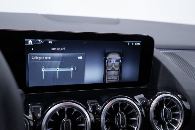MERCEDES-BENZ GLA 200 usata, con Bracciolo