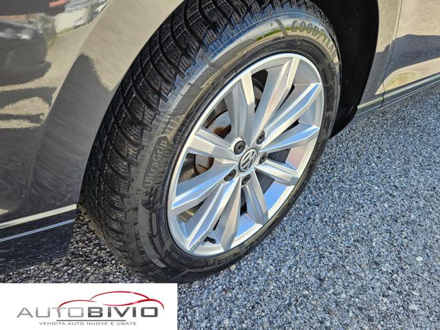 VOLKSWAGEN Passat Variant usata, con Park Distance Control
