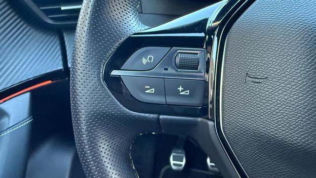 PEUGEOT 2008 usata, con Autoradio