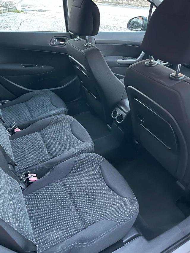 PEUGEOT 308 usata, con Controllo automatico clima