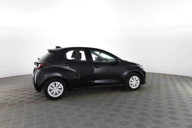 TOYOTA Yaris usata 2
