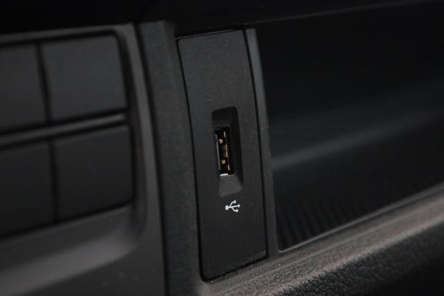VOLKSWAGEN Transporter usata, con Airbag testa