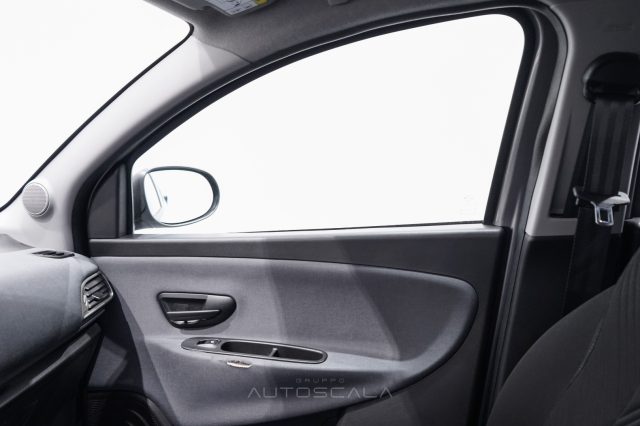 LANCIA Ypsilon usata, con Airbag testa