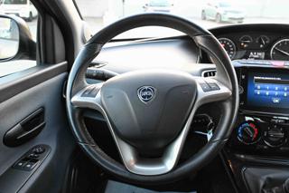 LANCIA Ypsilon usata, con USB