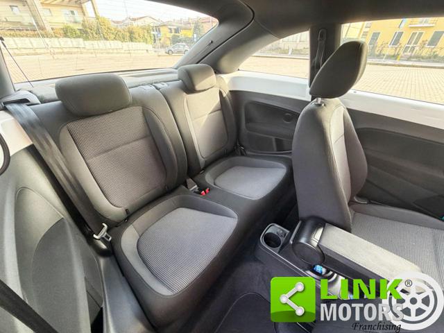 VOLKSWAGEN Maggiolino usata, con Park Distance Control