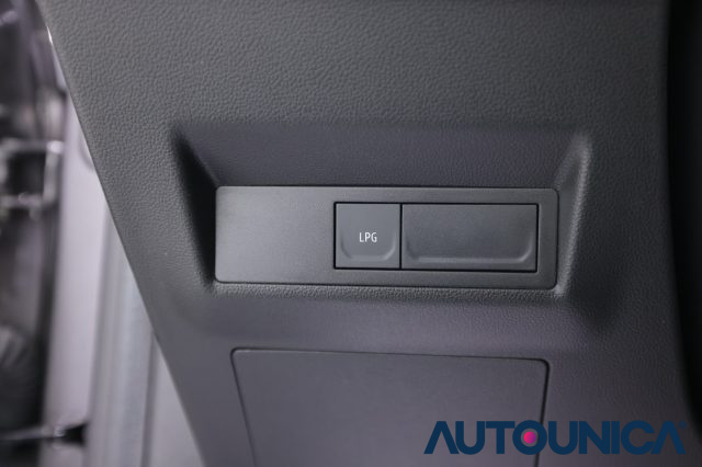 RENAULT Captur usata, con Autoradio digitale