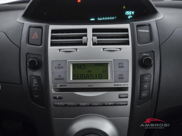 TOYOTA Yaris usata 13