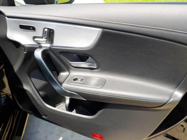 MERCEDES-BENZ CLA 180 usata 62