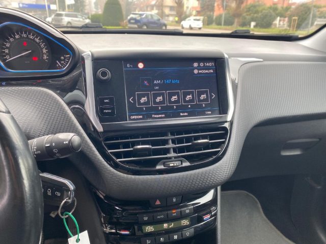 PEUGEOT 2008 usata, con Controllo automatico clima