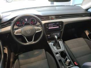 VOLKSWAGEN Passat Variant usata, con Autoradio