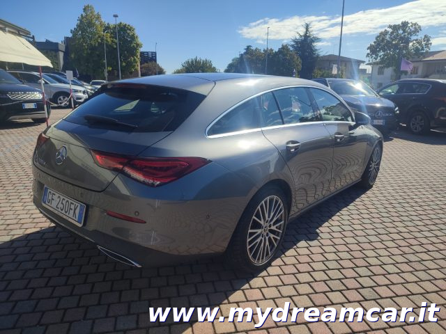 MERCEDES-BENZ CLA 200 usata, con Telecamera per parcheggio assistito