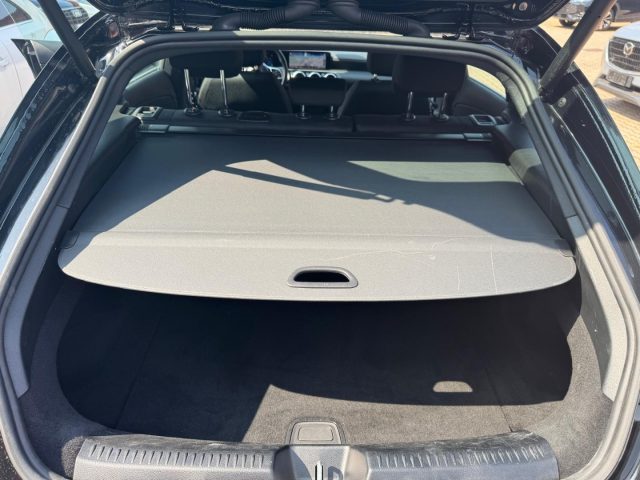 MERCEDES-BENZ CLA 180 usata, con Lettore CD