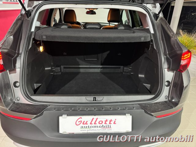 OPEL Grandland X usata, con Volante in pelle